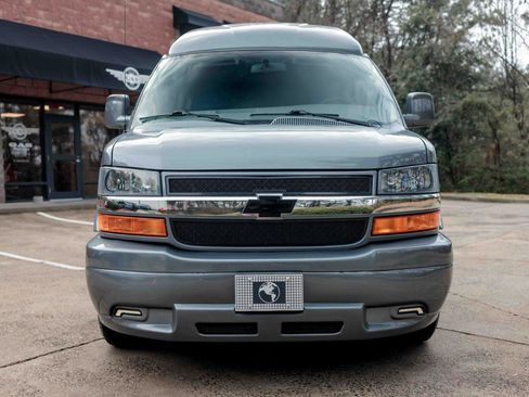 Used 2023 Chevrolet Express 2500 image 4
