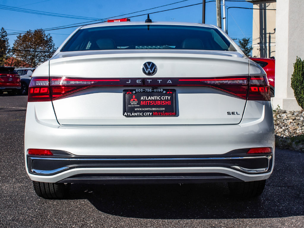 Used 2025 Volkswagen Jetta SEL FWD image 5