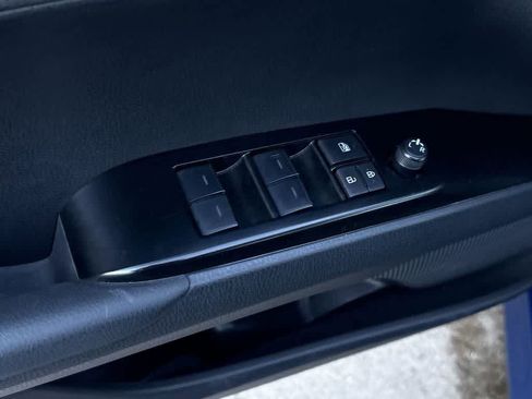 Used 2025 Toyota Camry LE image 23