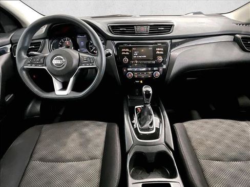 Used 2018 Nissan Rogue Sport SV FWD image 16