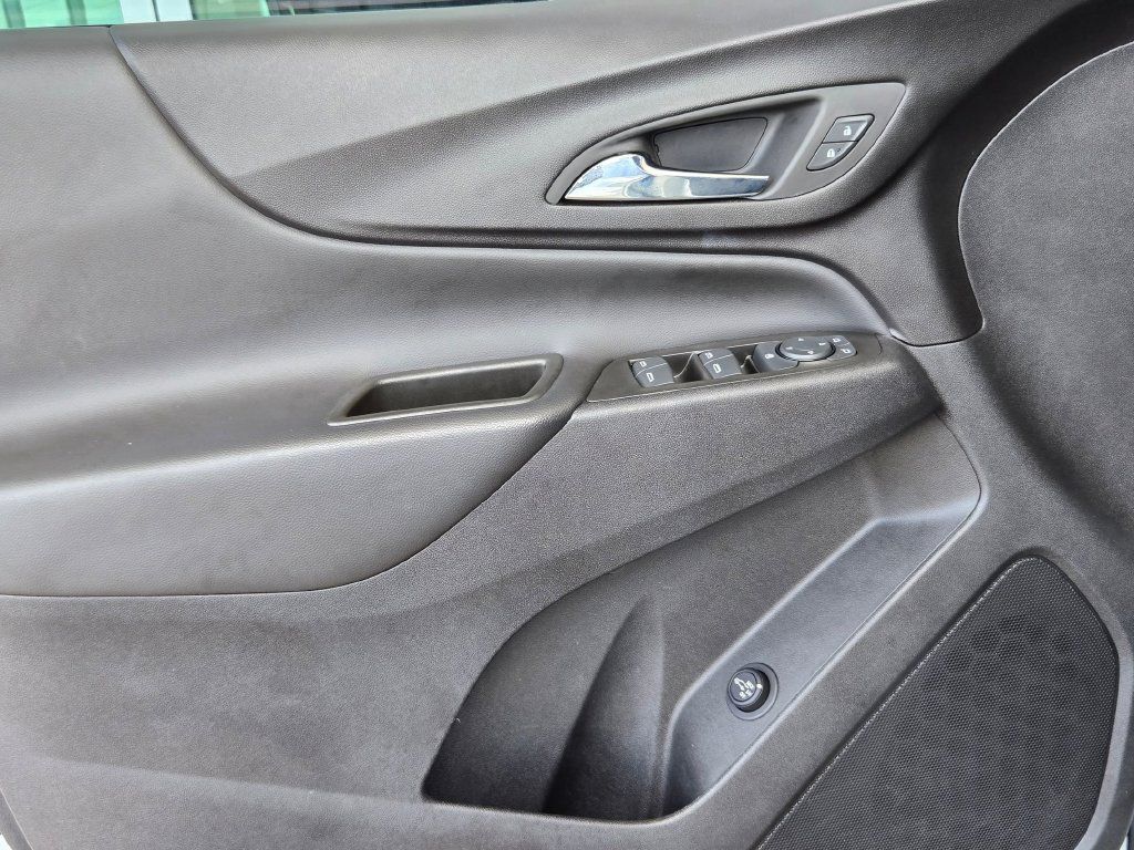 Used 2023 Chevrolet Equinox LT FWD image 11