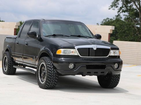 Used 2002 Lincoln Blackwood RWD image 10
