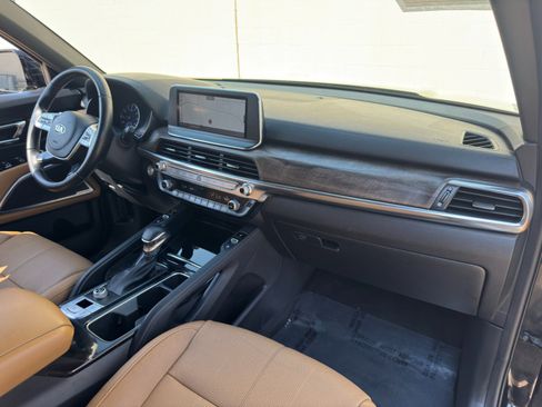 Used 2020 Kia Telluride SX w/ Towing Package FWD image 14