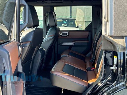 Used 2023 Ford Bronco Outer Banks w/ Sasquatch Package AWD/4WD image 40