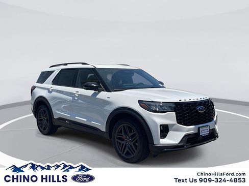 New 2026 Ford Explorer ST-Line w/ ST-Line Street Pack AWD/4WD image 1