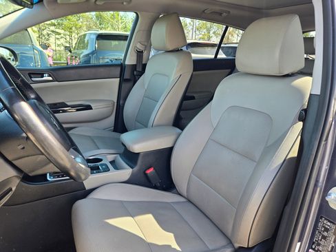 Used 2021 Kia Sportage EX w/ EX Technology Package image 23