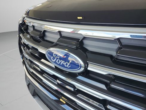 New 2026 Ford Explorer Active RWD image 23
