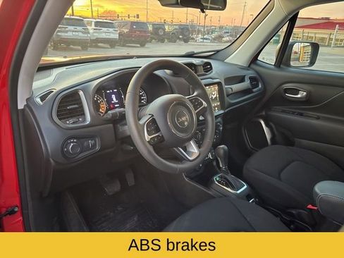 Used 2023 Jeep Renegade Latitude image 16