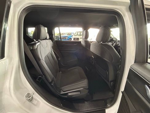 Used 2025 Jeep Grand Cherokee L Laredo image 41