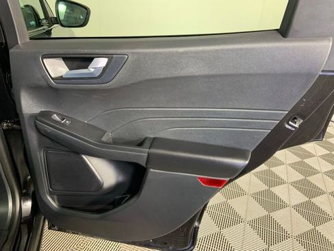 Used 2022 Ford Escape Titanium AWD/4WD image 12