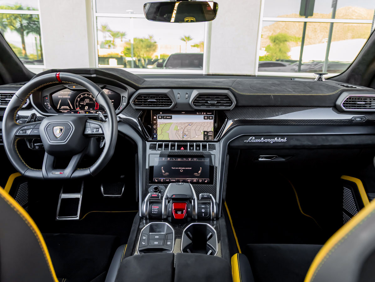 Used 2024 Lamborghini Urus Performante AWD/4WD image 26