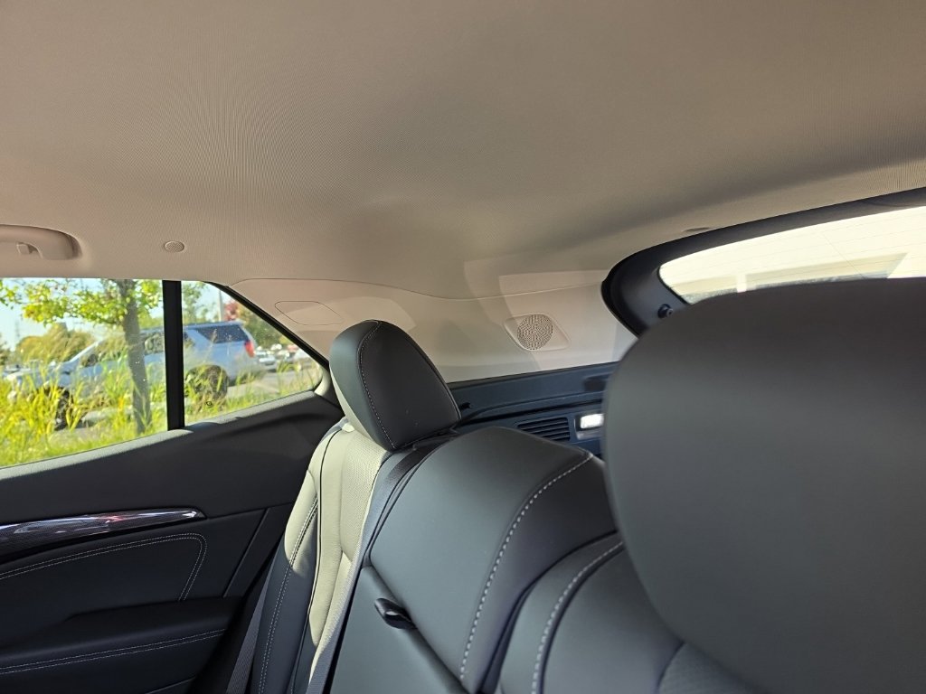 Used 2021 Buick Envision Essence FWD image 7