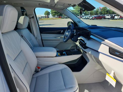 Used 2026 Buick Enclave Avenir w/ Super Cruise Package AWD/4WD image 7