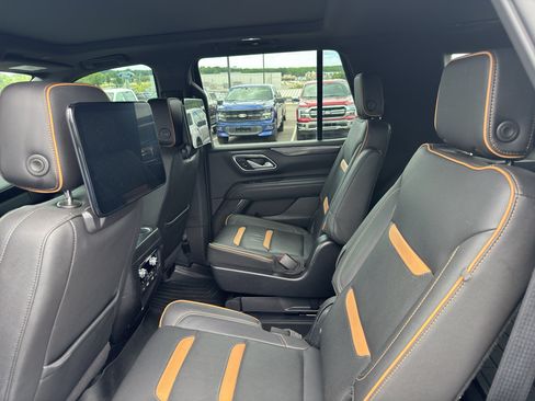 Used 2022 GMC Yukon AT4 w/ AT4 Premium Package AWD/4WD image 9