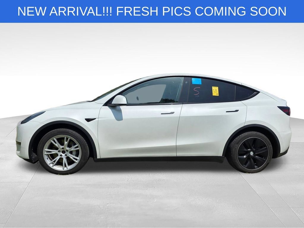 Used 2021 Tesla Model Y Long Range AWD/4WD image 3