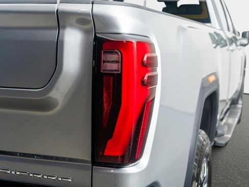 Used 2025 GMC Sierra 3500 Denali w/ Denali Reserve Package AWD/4WD image 13