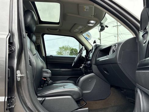 Used 2017 Jeep Patriot High Altitude AWD/4WD image 9