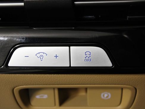 Used 2025 Genesis G80 2.5T image 21