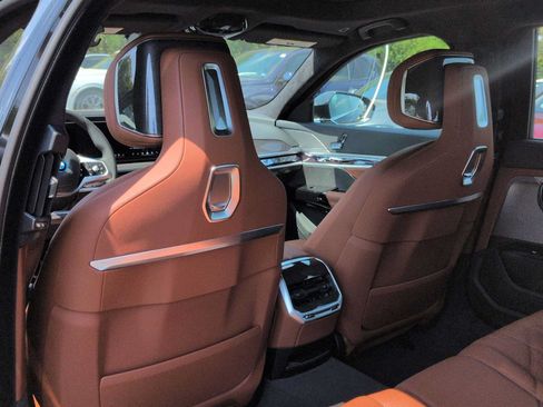 Used 2026 BMW i7 xDrive60 RWD image 19
