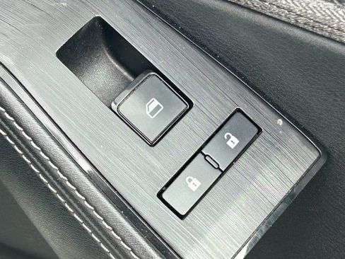 Used 2021 Nissan Rogue SV image 35