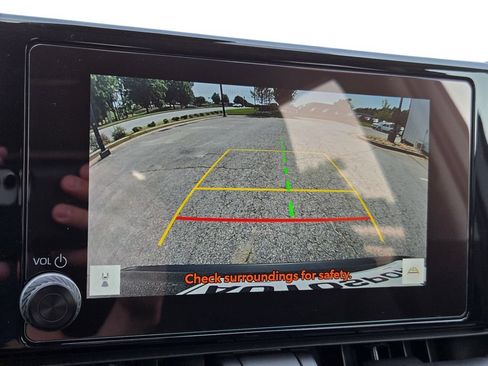 Used 2025 Toyota RAV4 LE FWD image 27