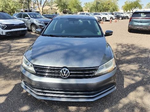 Used 2015 Volkswagen Jetta SE FWD image 4