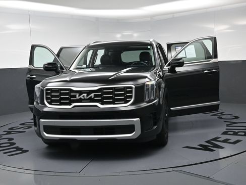 Used 2024 Kia Telluride S w/ S Sunroof Package FWD image 23