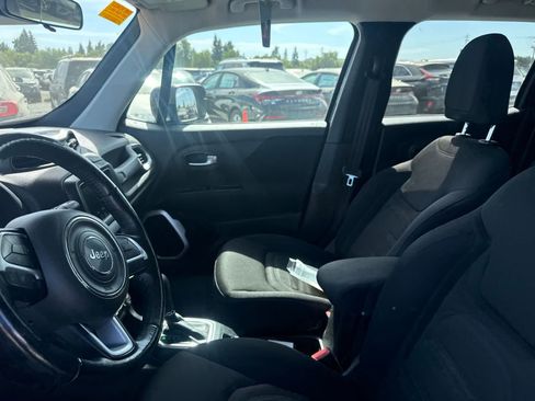 Used 2018 Jeep Renegade Latitude w/ Advanced Technology Group FWD image 20
