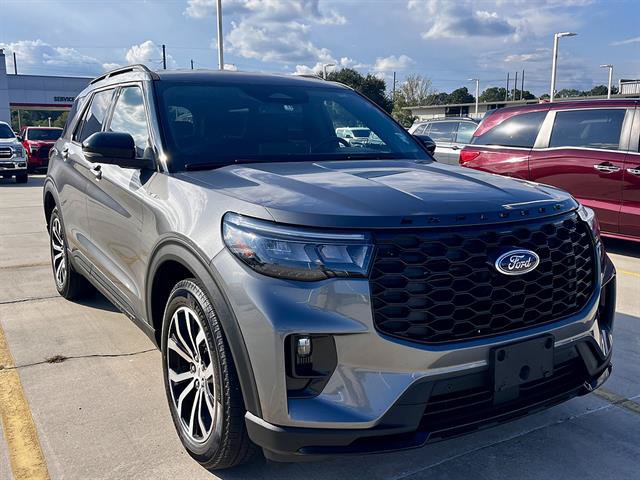 Used 2025 Ford Explorer ST-Line w/ Premium Package RWD image 1