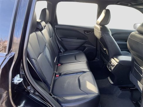 Used 2025 Subaru Forester Limited w/ Popular Package #2 image 28