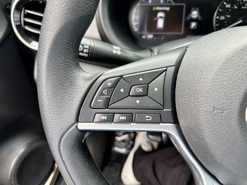 Used 2021 Nissan Kicks SV FWD image 19