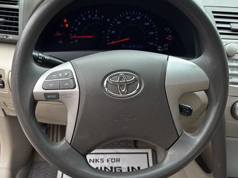 Used 2010 Toyota Camry LE FWD image 16