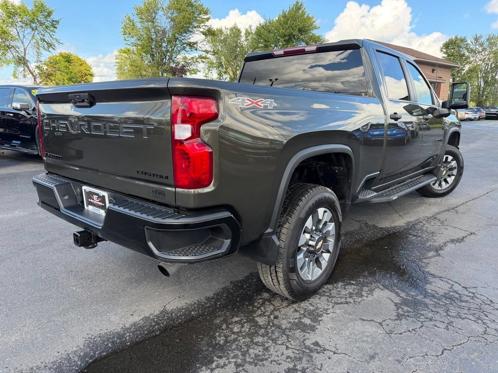 Used 2022 Chevrolet Silverado 2500 Custom w/ Custom Convenience Package AWD/4WD image 5