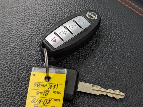 Used 2024 Nissan Titan PRO-4X w/ Pro-4x Convenience Package image 37