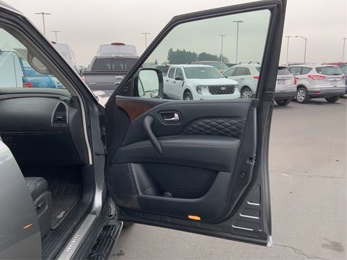 Used 2019 INFINITI QX80 Luxe w/ Proactive Package image 22