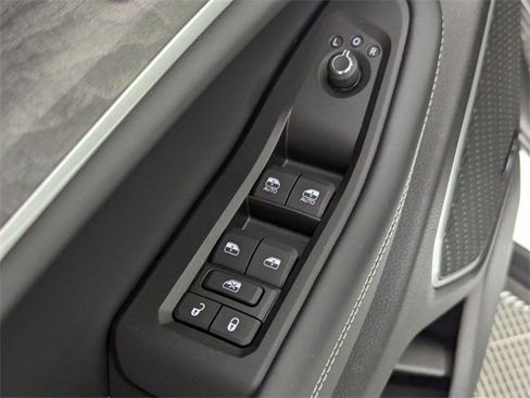 New 2024 Jeep Grand Cherokee Limited 4xe w/ Luxury Tech Group II image 15