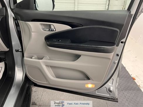 Used 2017 Honda Ridgeline RTL-E image 36