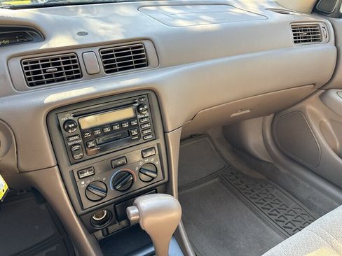 Used 2000 Toyota Camry LE FWD image 42