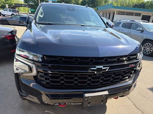 Used 2024 Chevrolet Suburban Z71 w/ Z71 Off-Road Package AWD/4WD image 3