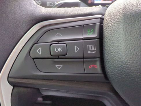 New 2025 Jeep Grand Cherokee Laredo w/ Luxury Tech Group I RWD image 24