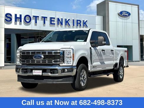 Used 2023 Ford F250 XLT w/ FX4 Off-Road Package image 3
