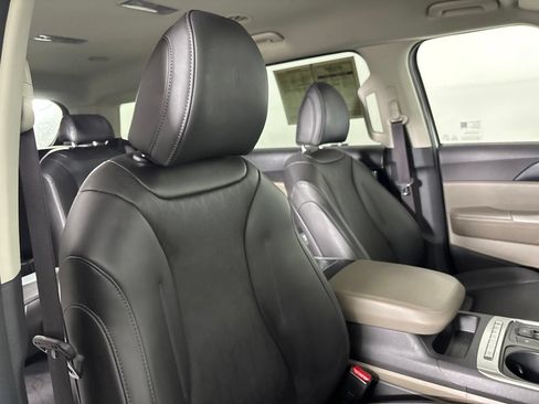 Used 2026 Kia Carnival FWD image 27