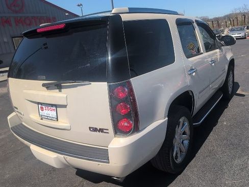 Used 2011 GMC Yukon Denali image 8