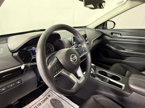 Used 2022 Nissan Altima 2.5 SV image 22