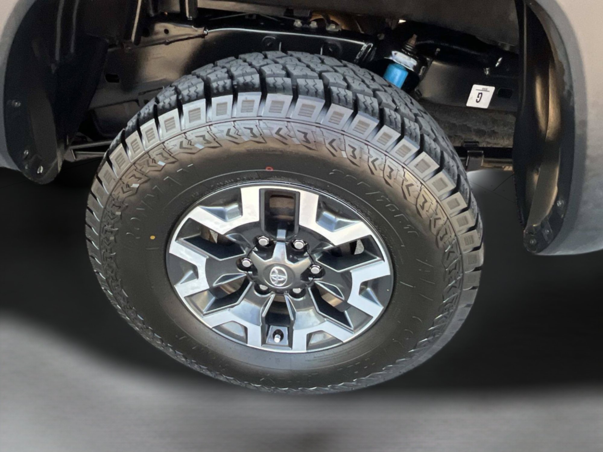 Used 2022 Toyota Tacoma TRD Off-Road AWD/4WD image 37