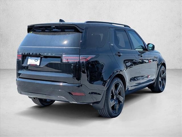 Used 2025 Land Rover Discovery Dynamic SE AWD/4WD image 2