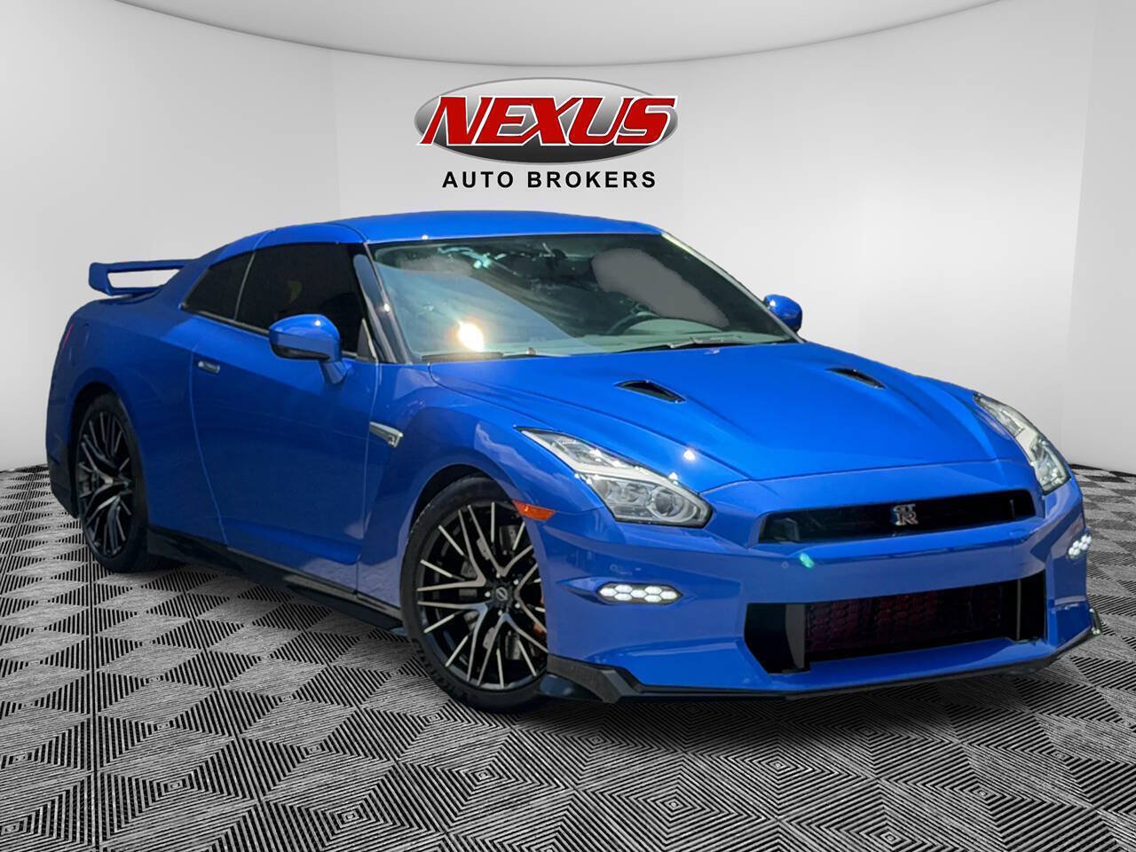 Used 2024 Nissan GT-R Premium w/ Premium Interior Package AWD/4WD image 1