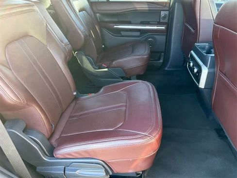 Used 2023 Ford Expedition Limited image 14