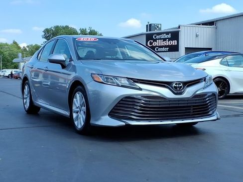 Certified 2020 Toyota Camry LE FWD image 3
