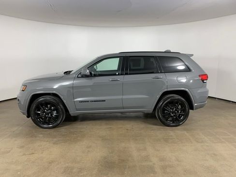Used 2021 Jeep Grand Cherokee Laredo X image 16